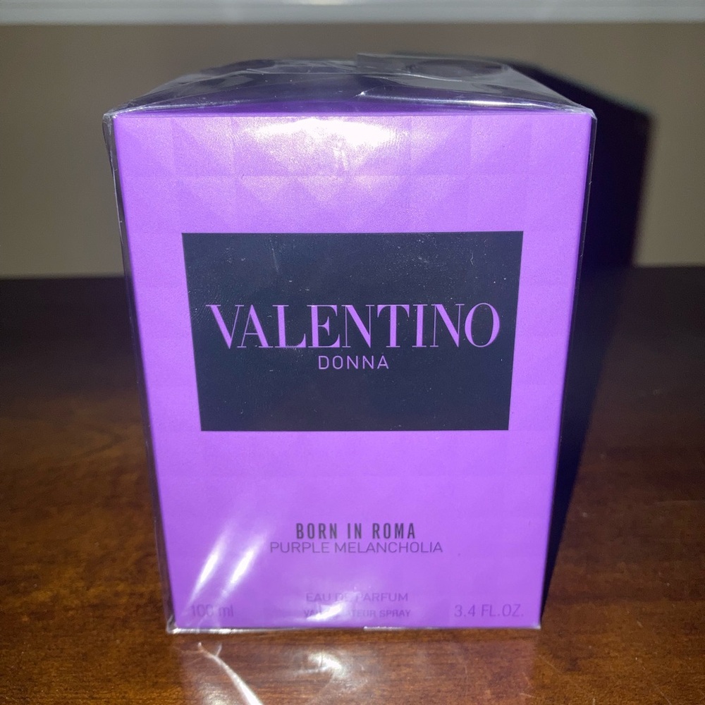 Valentino Donna Born In Roma